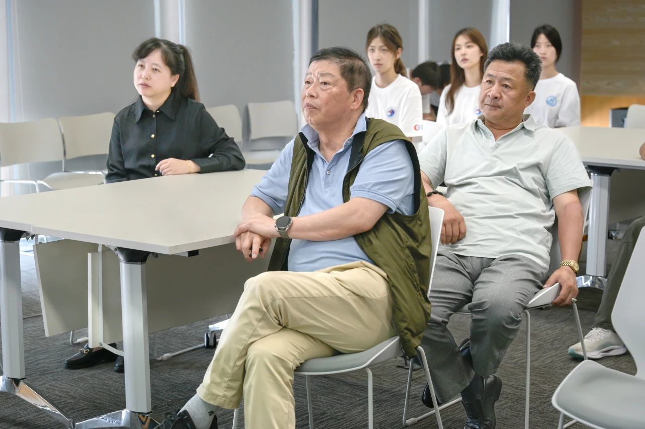 2c7cbf3f-71a3-43c5-80a6-9170f29acd28